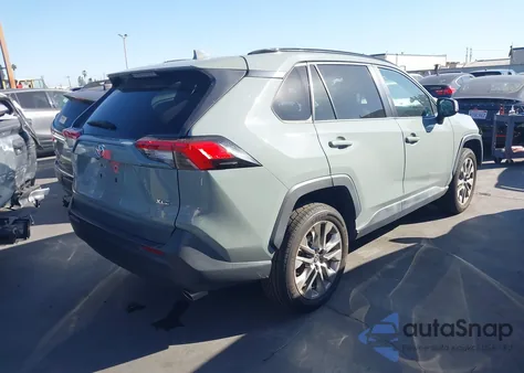 2021 Toyota Rav4 Xle Premium z USA, uszkodzony, nr VIN 2T3C1RFVXMW184351